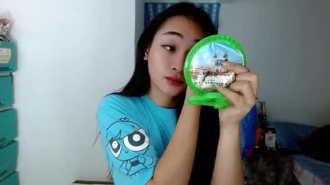 Lilly online show from December 2, 2024, 2:20 am