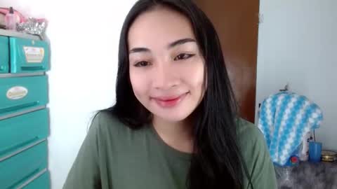 Lilly online show from December 4, 2024, 2:42 am