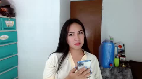 Lilly online show from December 5, 2024, 6:33 pm