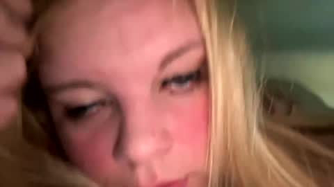 Snapshot of sweetlisa92 chatting on January 22, 2025, 1:32 pm Lisa online show from January 22, 2025, 1:32 pm