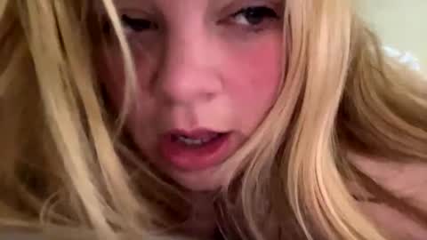 Snapshot of sweetlisa92 chatting on February 21, 2025, 2:06 pm Lisa online show from February 21, 2025, 2:06 pm