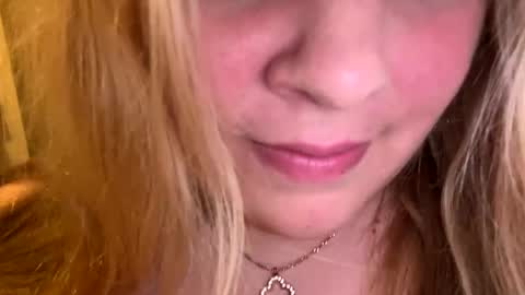 Snapshot of sweetlisa92 chatting on March 6, 2025, 8:05 pm Lisa online show from March 6, 2025, 8:05 pm