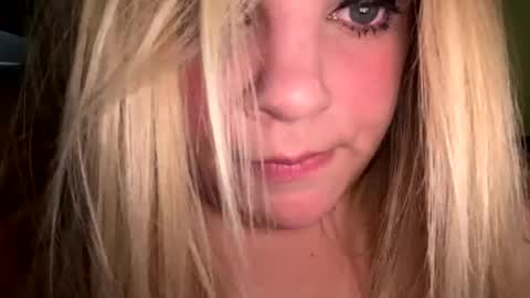 Snapshot of sweetlisa92 chatting on November 6, 2025, 12:28 pm Lisa online show from November 6, 2025, 12:28 pm