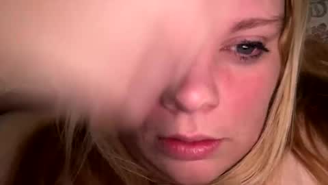 Snapshot of sweetlisa92 chatting on February 18, 2026, 2:02 pm Lisa online show from February 18, 2026, 2:02 pm