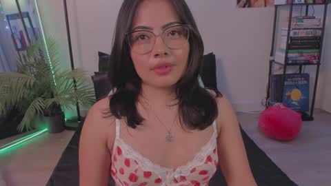 Lizzy online show from December 6, 2024, 2:13 am