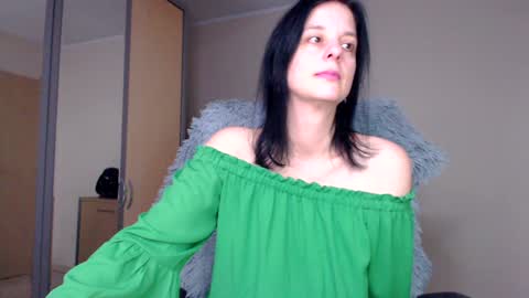 JenJenny online show from December 5, 2024, 12:11 pm