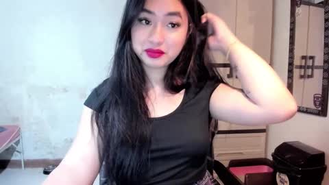 Zoe online show from March 8, 2025, 12:33 am