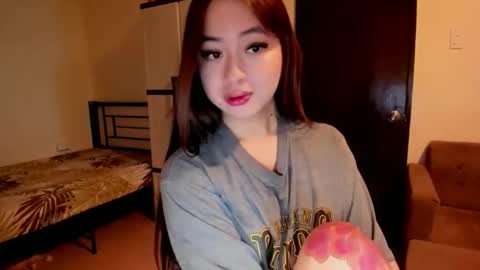 Snapshot of sweetlovepinay04 chatting on October 24, 2025, 2:41 am Zoe online show from October 24, 2025, 2:41 am