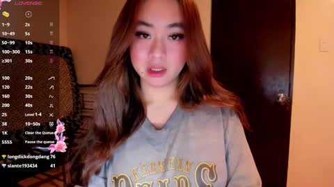 Snapshot of sweetlovepinay04 chatting on June 5, 2026, 6:52 am Zoe online show from June 5, 2026, 6:52 am