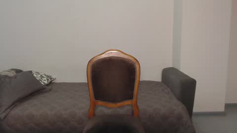 Mia online show from December 14, 2024, 4:42 pm