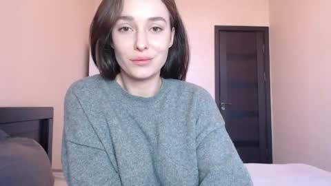 Mia online show from April 8, 2026, 12:16 pm