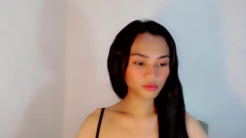 Snapshot of sweetmorena_xox chatting on October 22, 2025, 5:41 am Nia online show from October 22, 2025, 5:41 am