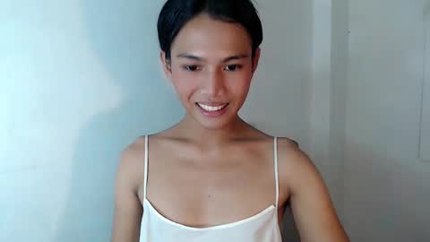 Snapshot of sweetmorena_xox chatting on November 5, 2025, 4:56 am Nia online show from November 5, 2025, 4:56 am