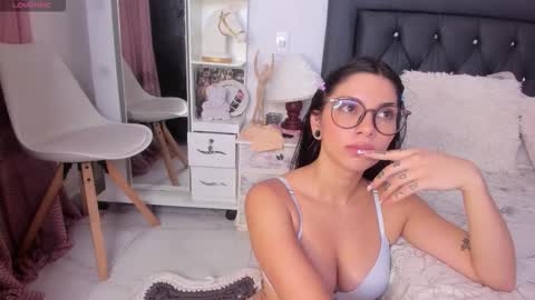 sweetnicky1 online show from November 26, 2025, 7:59 pm