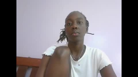 Novah girlie online show from May 16, 2026, 12:37 pm