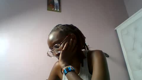 Novah girlie online show from June 7, 2026, 5:16 pm