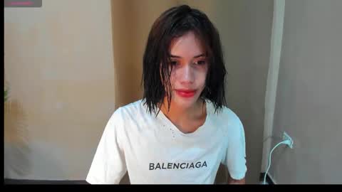 Erica   online show from November 5, 2025, 9:42 am