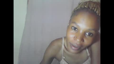 ESTHER online show from February 10, 2025, 6:24 pm