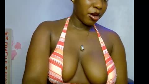 Snapshot of sweetpetitgirl chatting on February 15, 2026, 7:51 am LILY BRANDY online show from February 15, 2026, 7:51 am