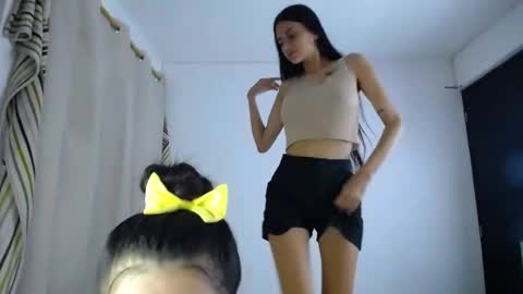 Snapshot of sweetpink1_ chatting on September 17, 2025, 3:41 am Caro Lily online show from September 17, 2025, 3:41 am