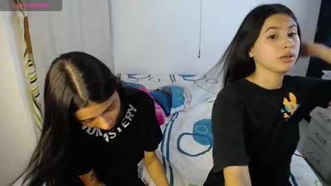 Snapshot of sweetpink1_ chatting on September 25, 2025, 3:54 am Caro Lily online show from September 25, 2025, 3:54 am