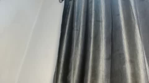 slim ivy online show from November 4, 2025, 6:51 pm