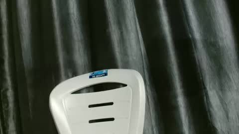 slim ivy online show from November 23, 2025, 4:12 am