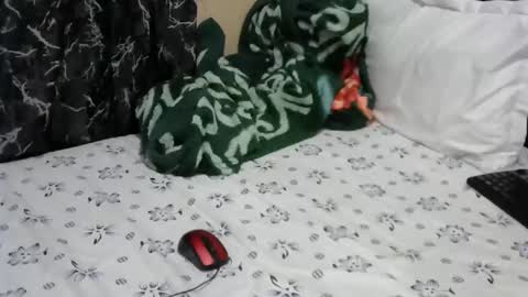 Snapshot of sweetqueen04 chatting on December 5, 2024, 12:44 pm princess Nelly online show from December 5, 2024, 12:44 pm