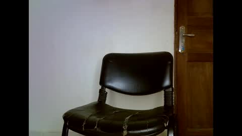 Snapshot of sweetrenne chatting on February 13, 2025, 11:37 pm sweetrenne online show from February 13, 2025, 11:37 pm