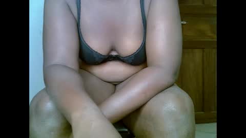 Snapshot of sweetrenne chatting on February 23, 2025, 6:01 pm sweetrenne online show from February 23, 2025, 6:01 pm