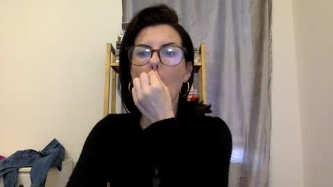 sweetriddance online show from November 22, 2025, 2:16 pm