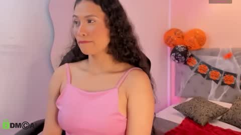 Dulce online show from October 30, 2025, 3:46 pm