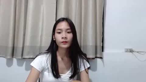 Mia online show from December 6, 2024, 8:48 am