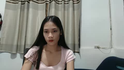 Mia online show from December 11, 2024, 11:41 am