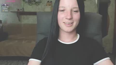 Snapshot of sweetshy99 chatting on June 1, 2026, 1:46 pm Sweet Shy online show from June 1, 2026, 1:46 pm