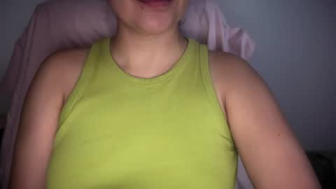 Snapshot of sweetssmashed chatting on July 2, 2026, 5:19 pm sweetssmashed online show from July 2, 2026, 5:19 pm