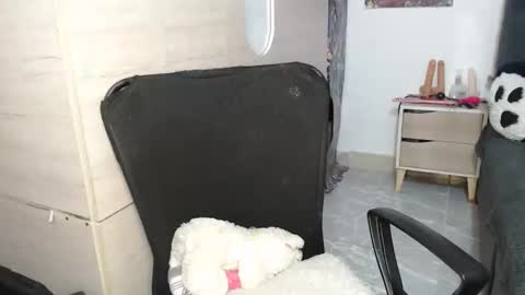 sweett_candy1 online show from November 25, 2025, 2:33 am