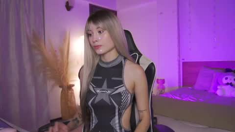 Cat independent model  online show from March 1, 2025, 3:21 am