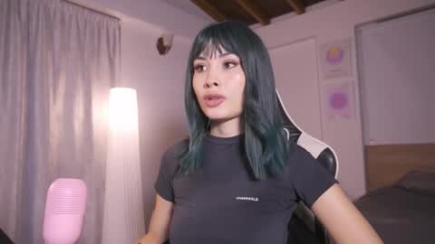 Cat independent model  online show from October 1, 2025, 2:06 am