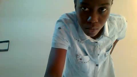 sweett_red online show from May 26, 2026, 7:59 am