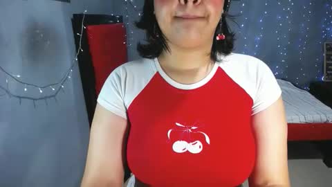 Snapshot of sweettei chatting on April 21, 2026, 11:27 am Me llamo Tara online show from April 21, 2026, 11:27 am