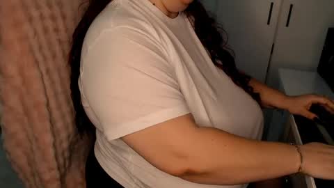 Maya online show from April 19, 2026, 8:22 pm