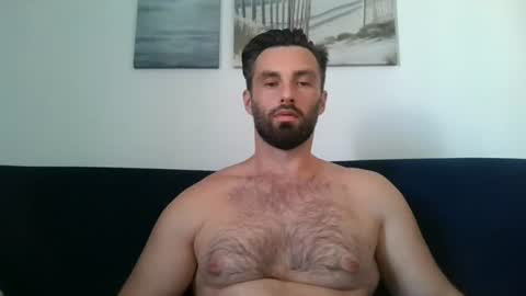 Snapshot of sweettom69 chatting on June 18, 2026, 7:19 am Tom online show from June 18, 2026, 7:19 am