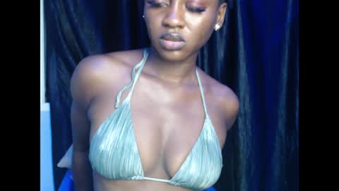 Snapshot of sweetxdesire chatting on May 19, 2026, 1:56 am sweetxdesire online show from May 19, 2026, 1:56 am
