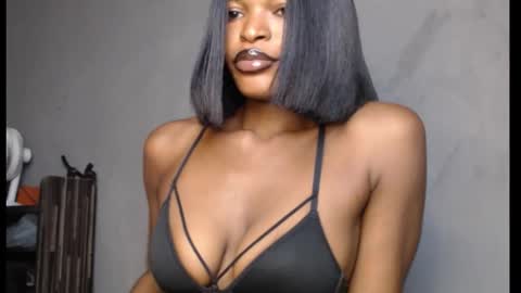 Snapshot of sweetxxboobsx chatting on March 5, 2026, 12:12 pm sweetxxboobsx online show from March 5, 2026, 12:12 pm