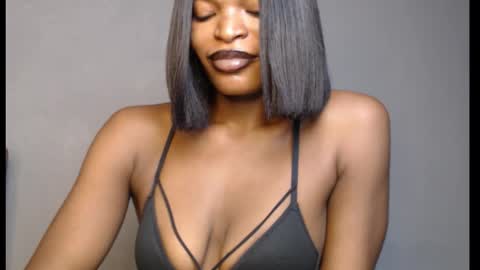 Snapshot of sweetxxboobsx chatting on March 27, 2026, 8:37 am sweetxxboobsx online show from March 27, 2026, 8:37 am