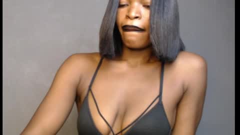 Snapshot of sweetxxboobsx chatting on April 1, 2026, 8:37 am sweetxxboobsx online show from April 1, 2026, 8:37 am