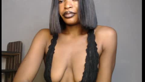 Snapshot of sweetxxboobsx chatting on April 5, 2026, 9:06 am sweetxxboobsx online show from April 5, 2026, 9:06 am