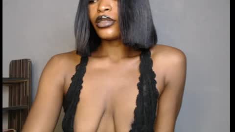 Snapshot of sweetxxboobsx chatting on April 6, 2026, 8:15 am sweetxxboobsx online show from April 6, 2026, 8:15 am