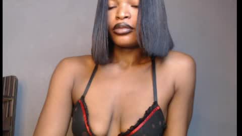 Snapshot of sweetxxboobsx chatting on April 21, 2026, 8:42 am sweetxxboobsx online show from April 21, 2026, 8:42 am